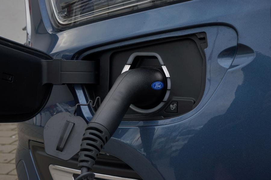 Детали экстерьера Ford Tourneo Custom PHEV 2019 года  (WW) (фото 39 из 39)